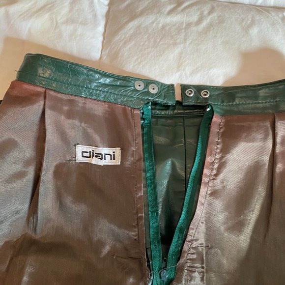 Hunter Green Diani Leather Pencil Skirt - Picture 3 of 7